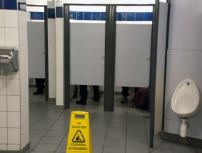 public_toilet2